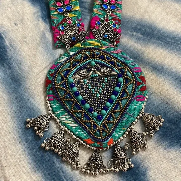 A bohomian handmade neck piece - Picture 3 of 4